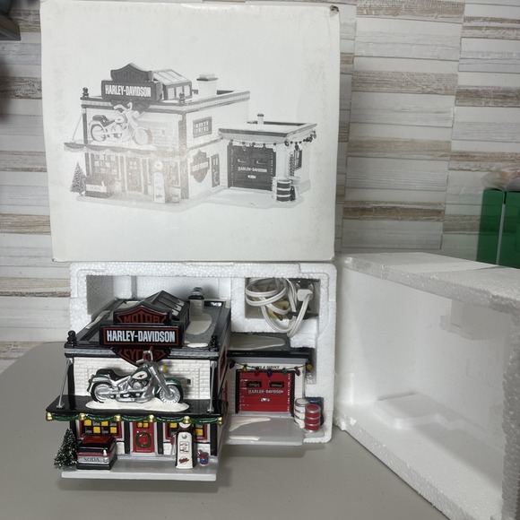 1997 Dept 56 Original Snow Village Harley-Davidson Motorcycle Shop #54886 In Box - Picture 13 of 16